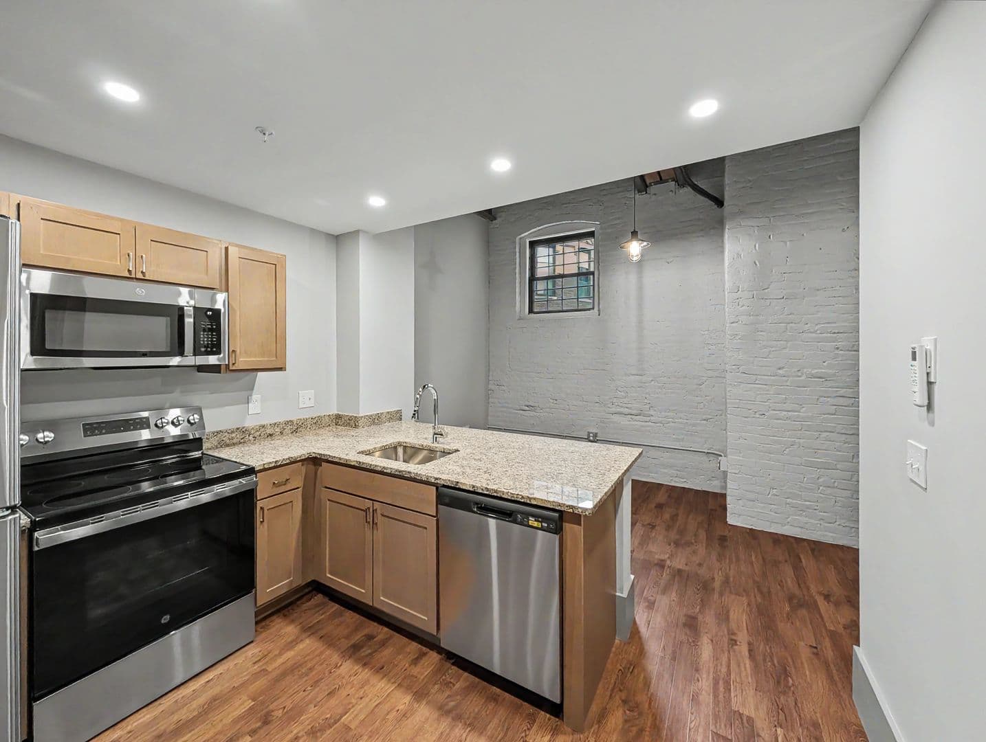 Worcester Apartment: 90 Grove Street