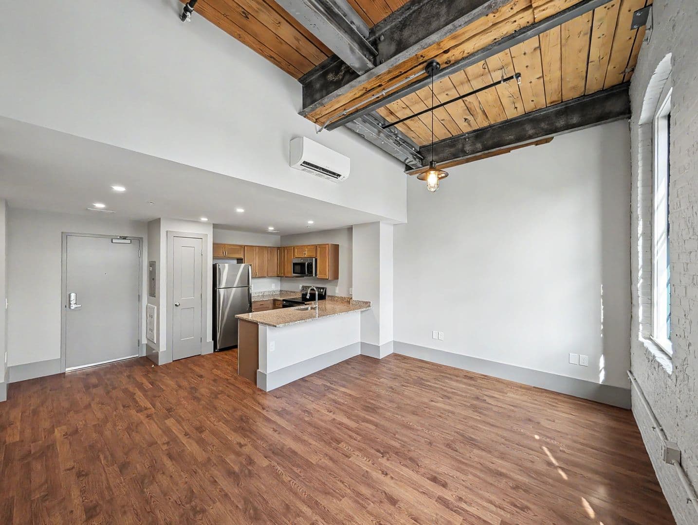 Worcester Apartment: 90 Grove Street