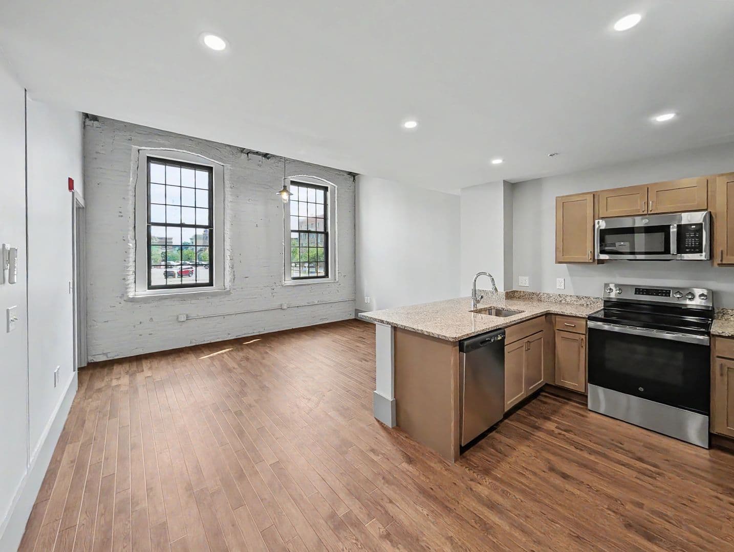 Worcester Apartment: 90 Grove Street