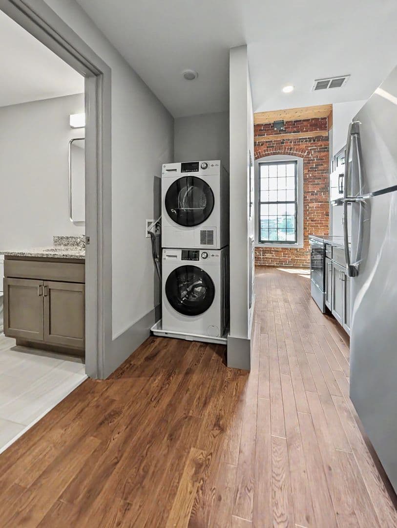 Worcester Apartment: 90 Grove Street