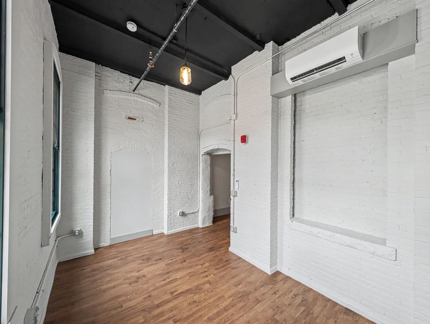 Worcester Apartment: 90 Grove Street