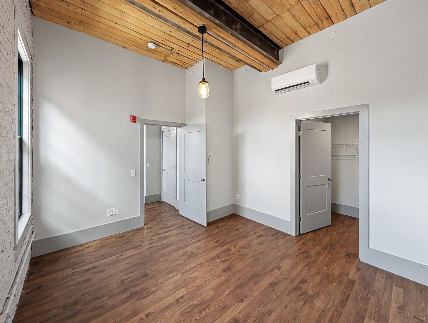 Worcester Apartment: 90 Grove Street
