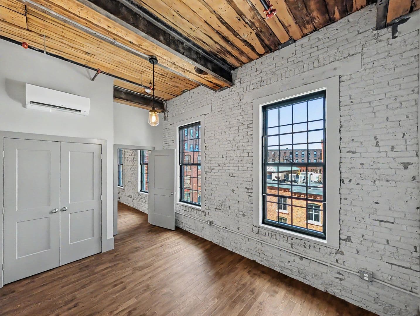 Worcester Apartment: 90 Grove Street
