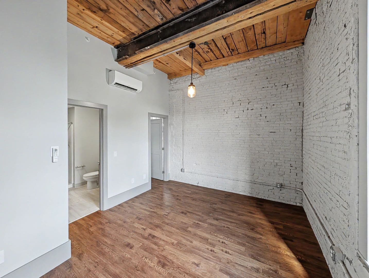 Worcester Apartment: 90 Grove Street