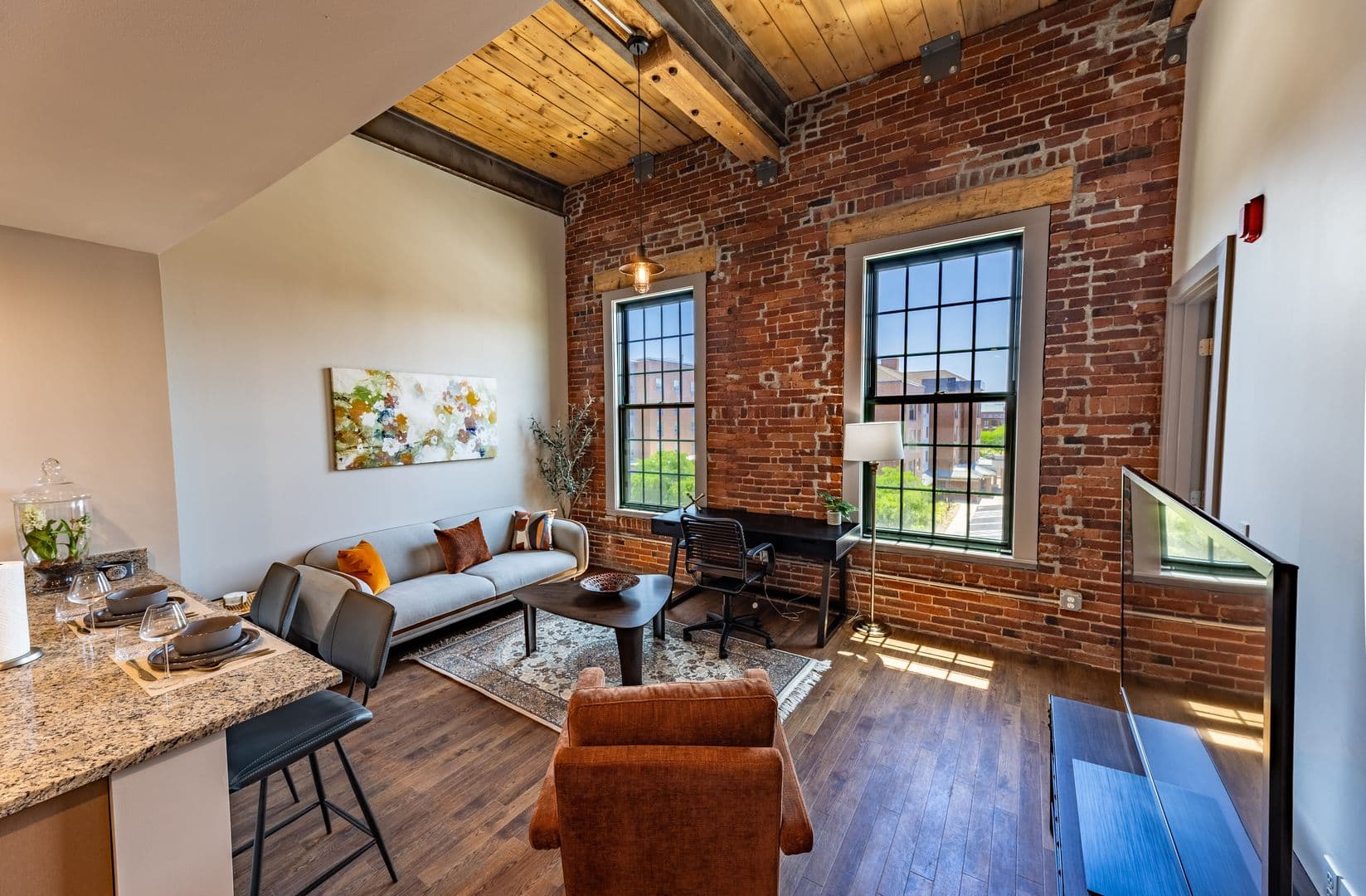 Worcester Apartment: 90 Grove Street