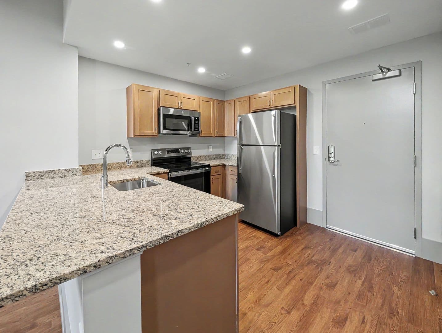 Worcester Apartment: 90 Grove Street