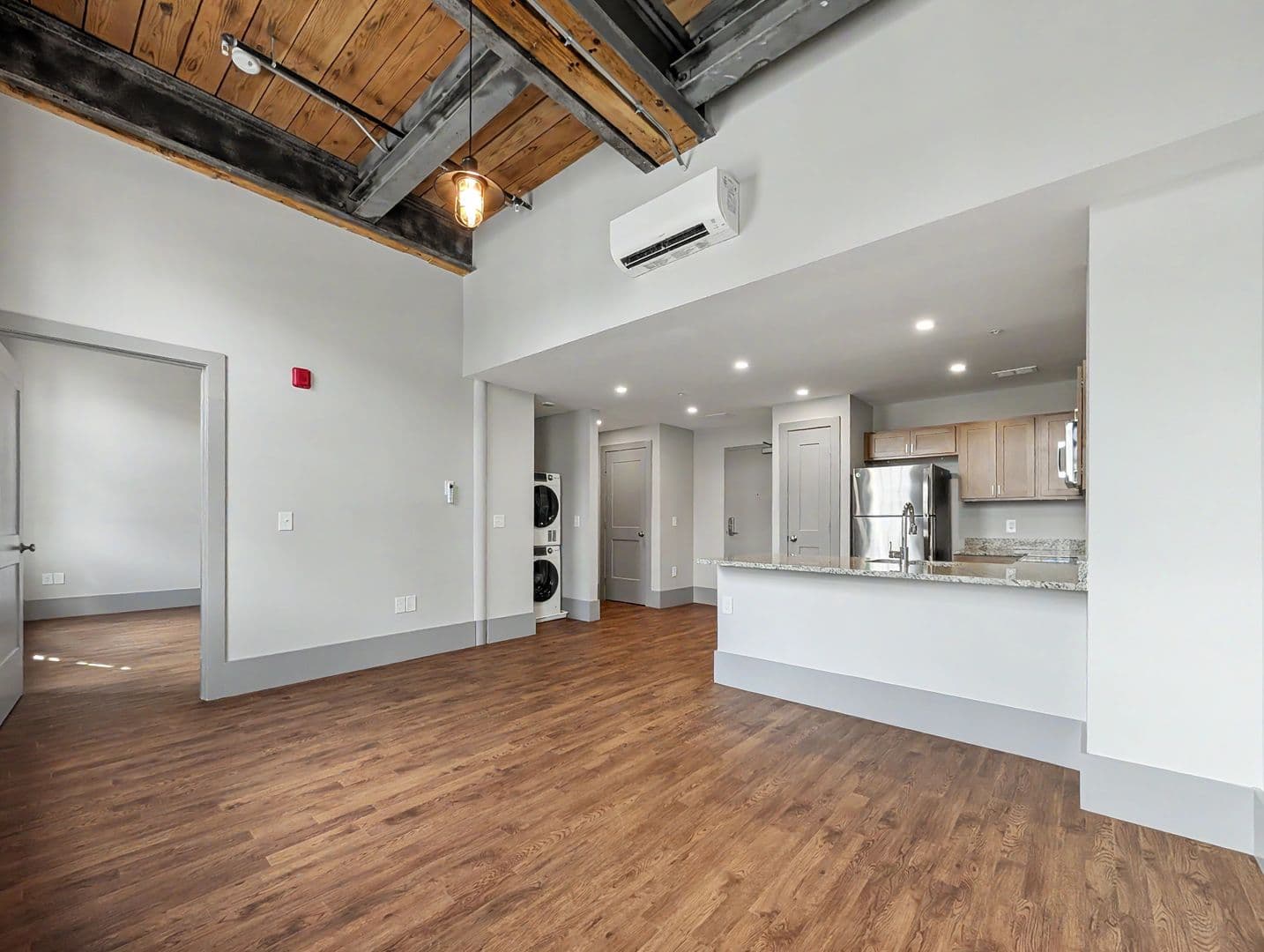 Worcester Apartment: 90 Grove Street