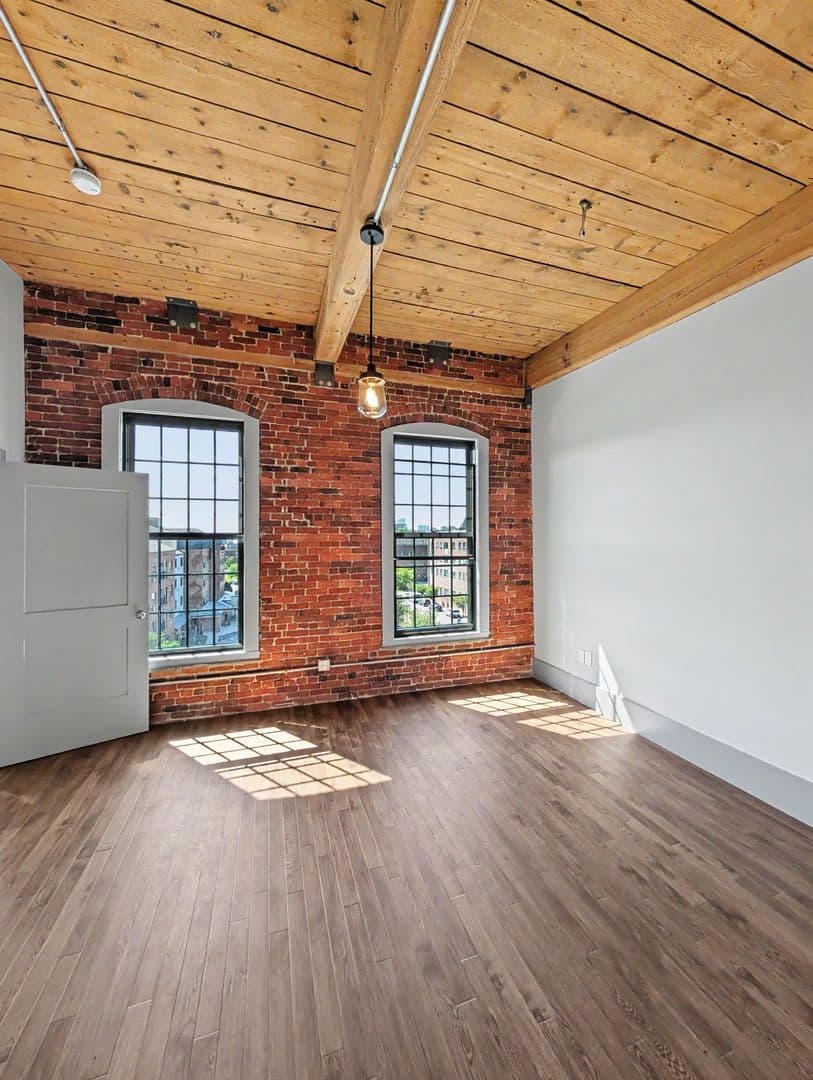 Worcester Apartment: 90 Grove Street