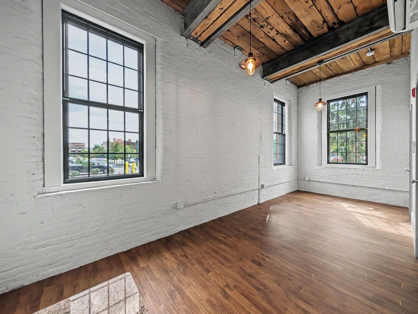 Worcester Apartment: 90 Grove Street