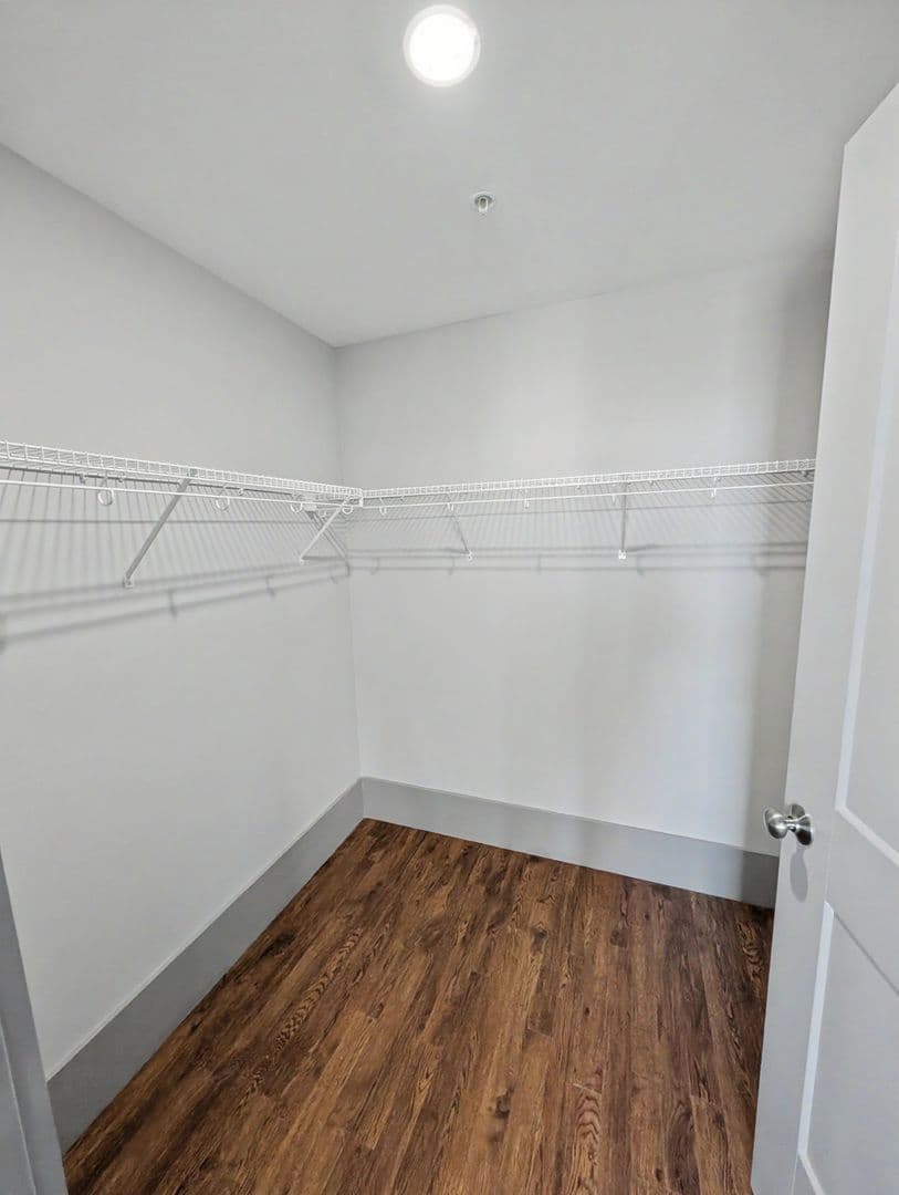 Worcester Apartment: 90 Grove Street