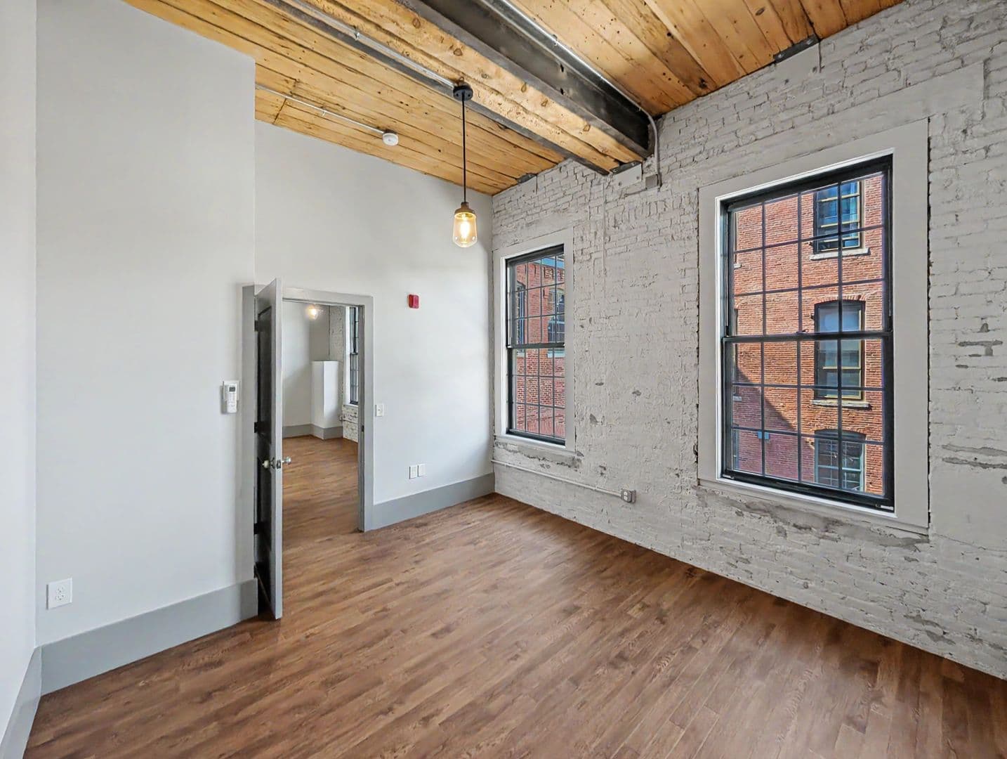 Worcester Apartment: 90 Grove Street
