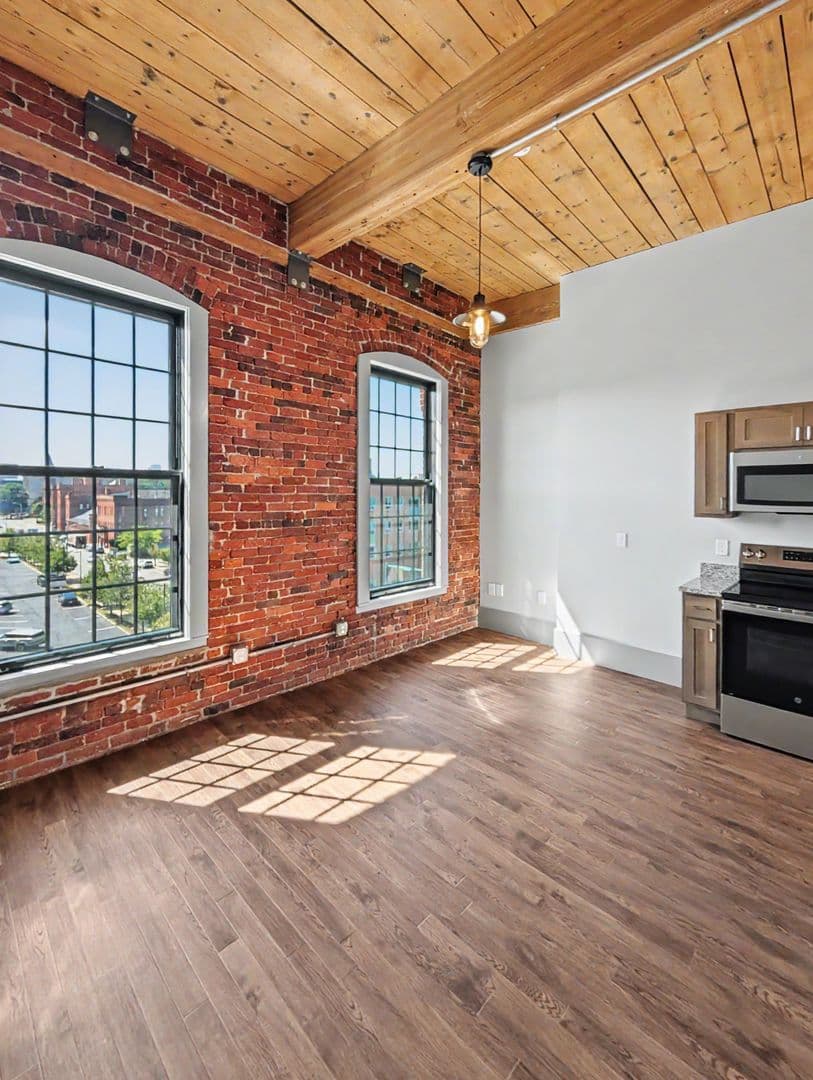 Worcester Apartment: 90 Grove Street