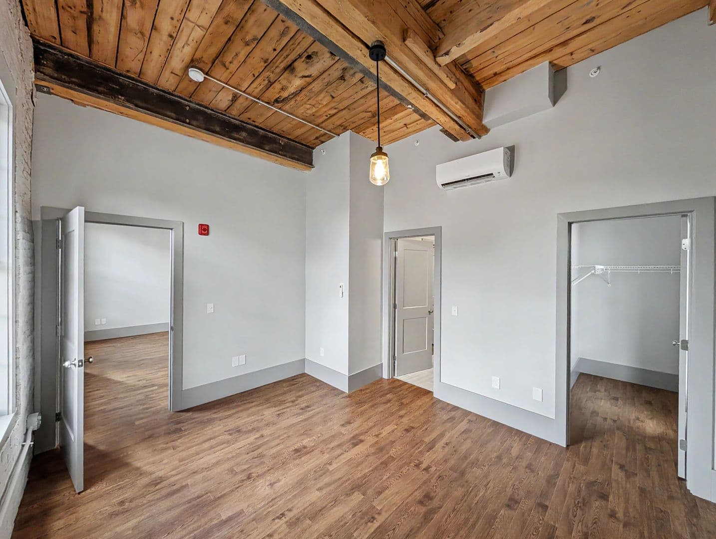 Worcester Apartment: 90 Grove Street