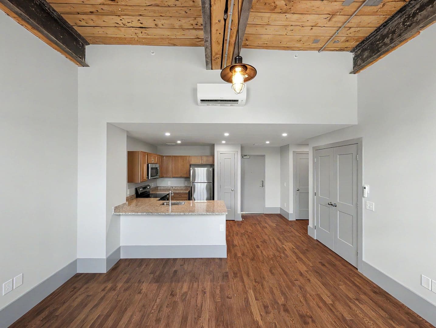 Worcester Apartment: 90 Grove Street