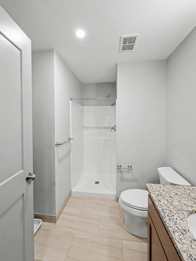 Worcester Apartment: 90 Grove Street