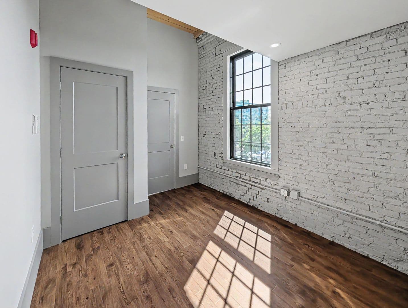 Worcester Apartment: 90 Grove Street