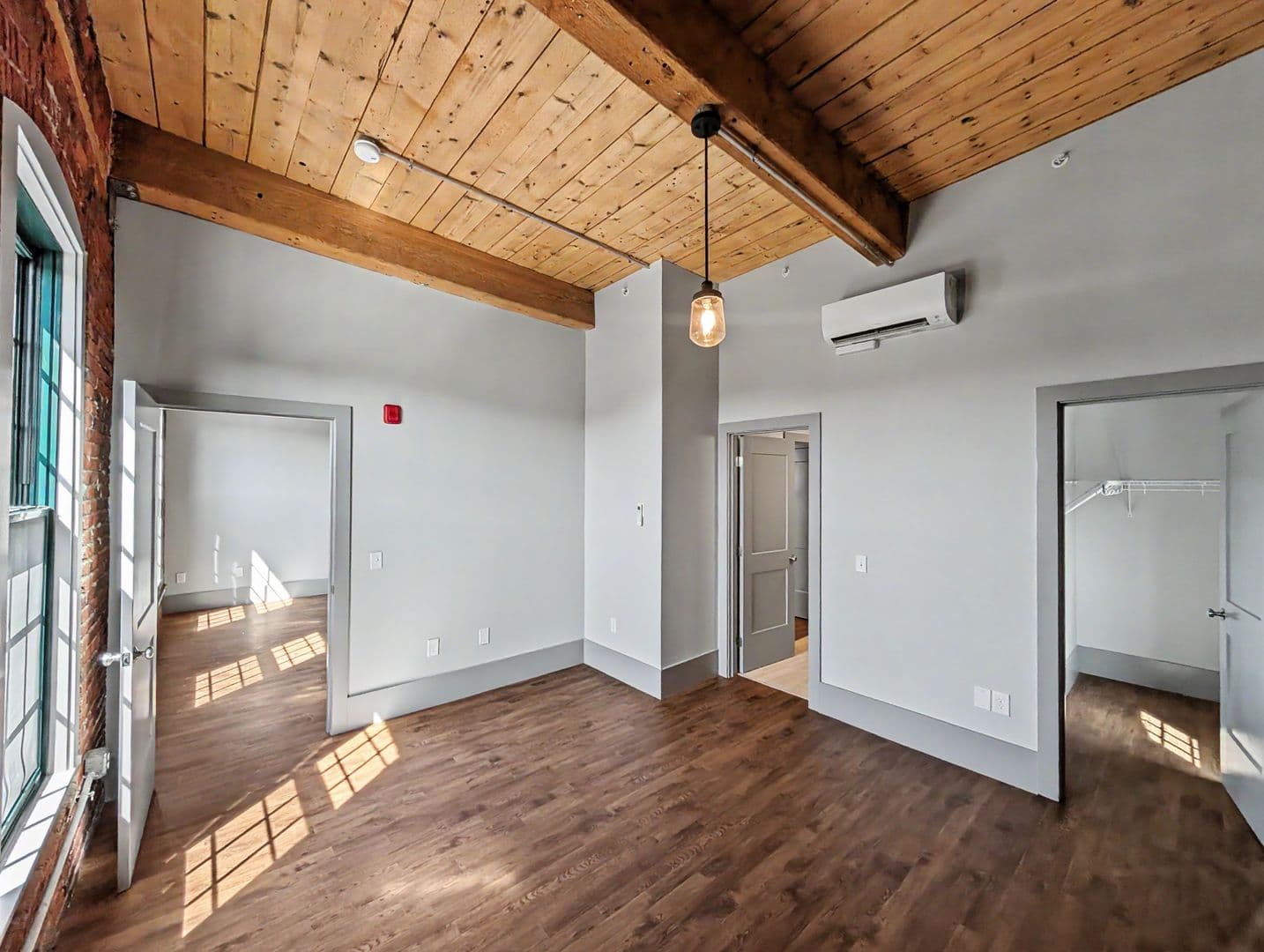 Worcester Apartment: 90 Grove Street