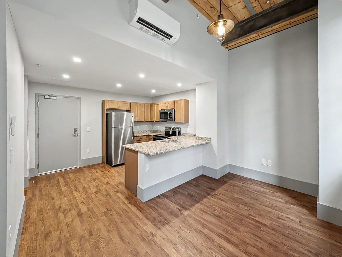 Worcester Apartment: 90 Grove Street