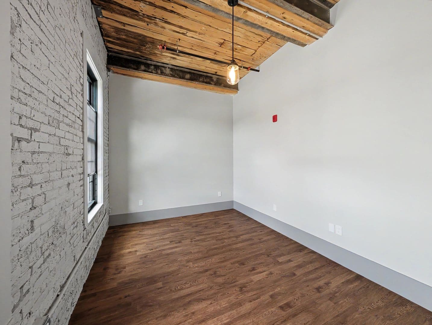 Worcester Apartment: 90 Grove Street