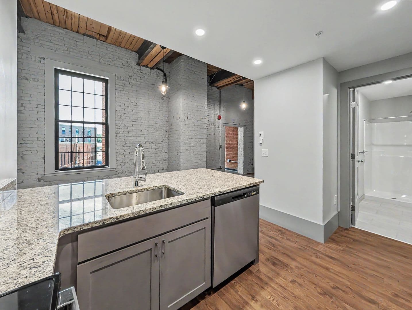 Worcester Apartment: 90 Grove Street