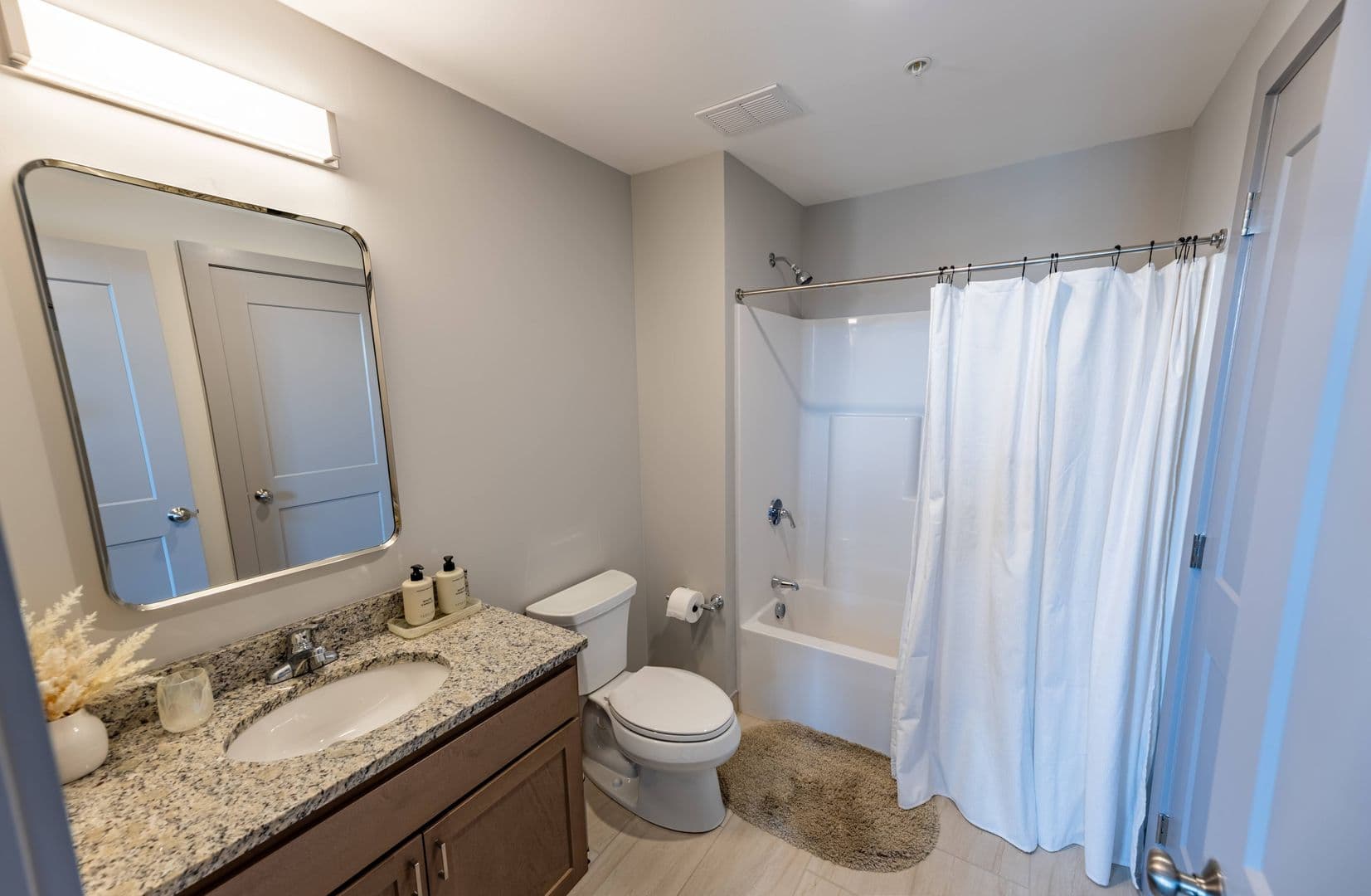 Worcester Apartment: 90 Grove Street