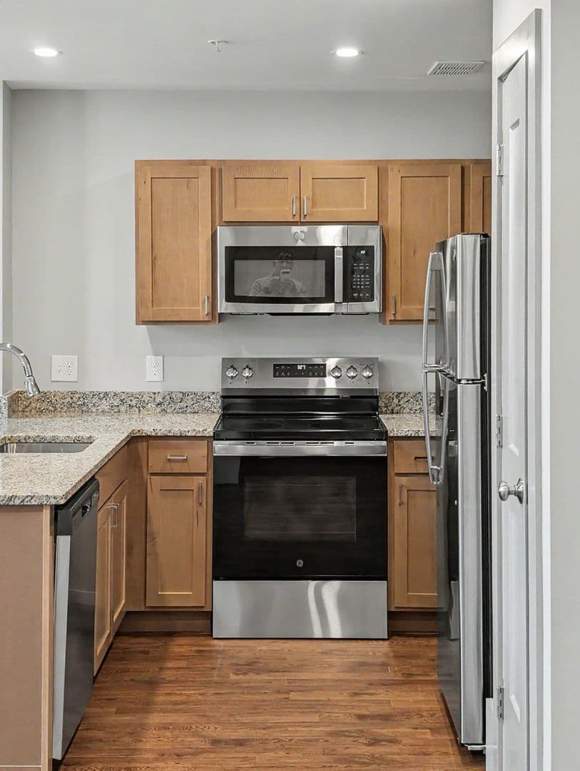 Worcester Apartment: 90 Grove Street
