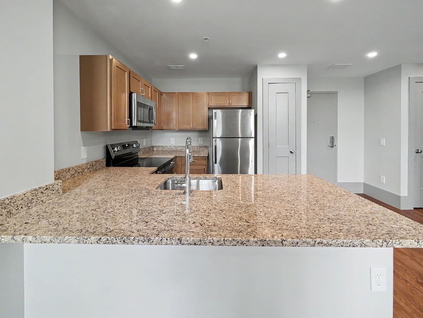 Worcester Apartment: 90 Grove Street