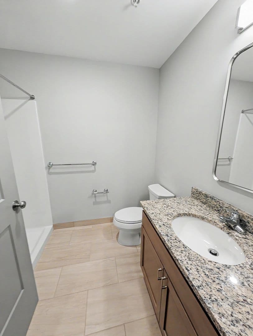 Worcester Apartment: 90 Grove Street