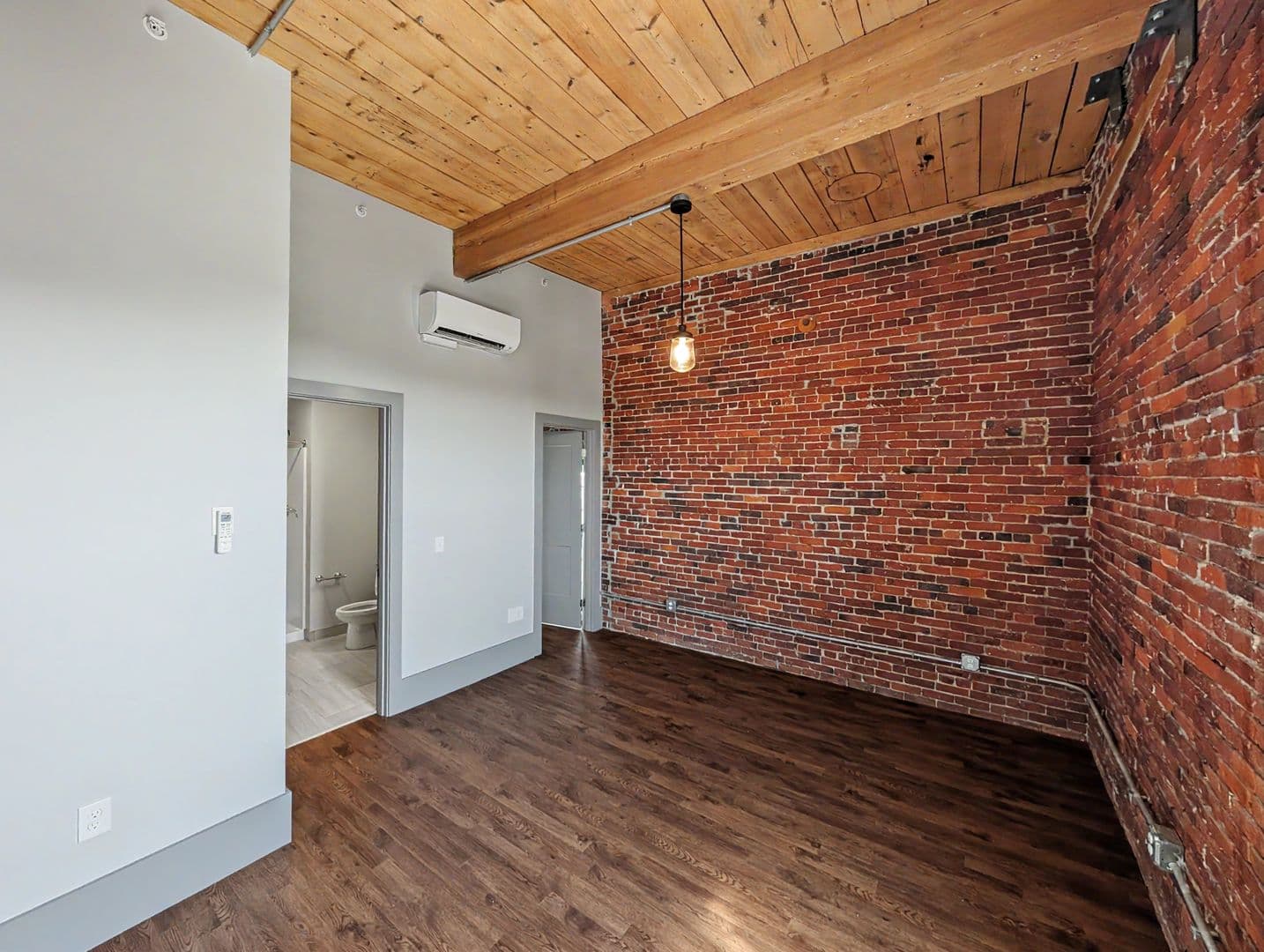 Worcester Apartment: 90 Grove Street