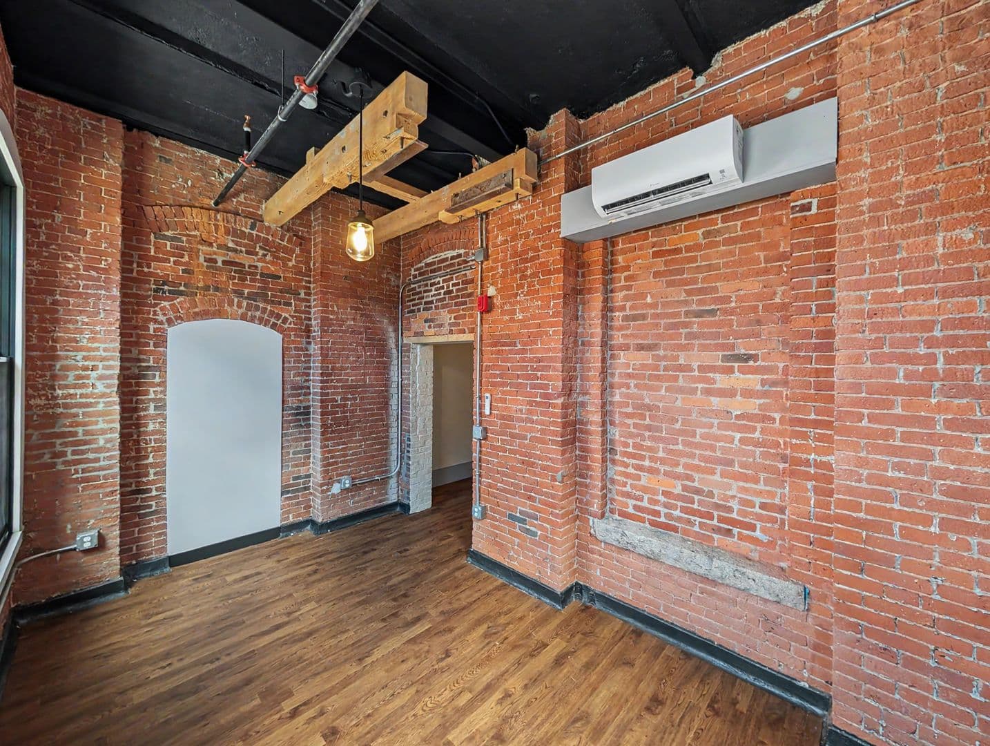 Worcester Apartment: 90 Grove Street