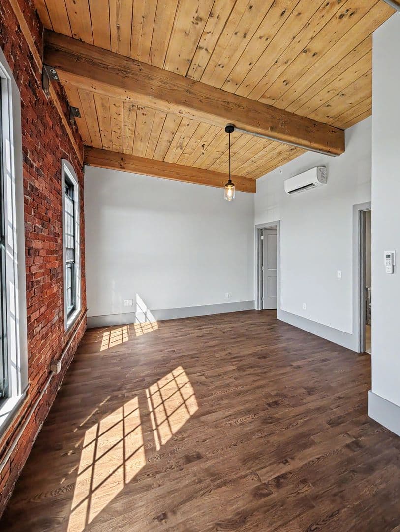 Worcester Apartment: 90 Grove Street