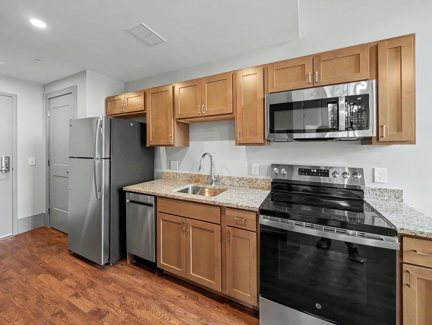 Worcester Apartment: 90 Grove Street