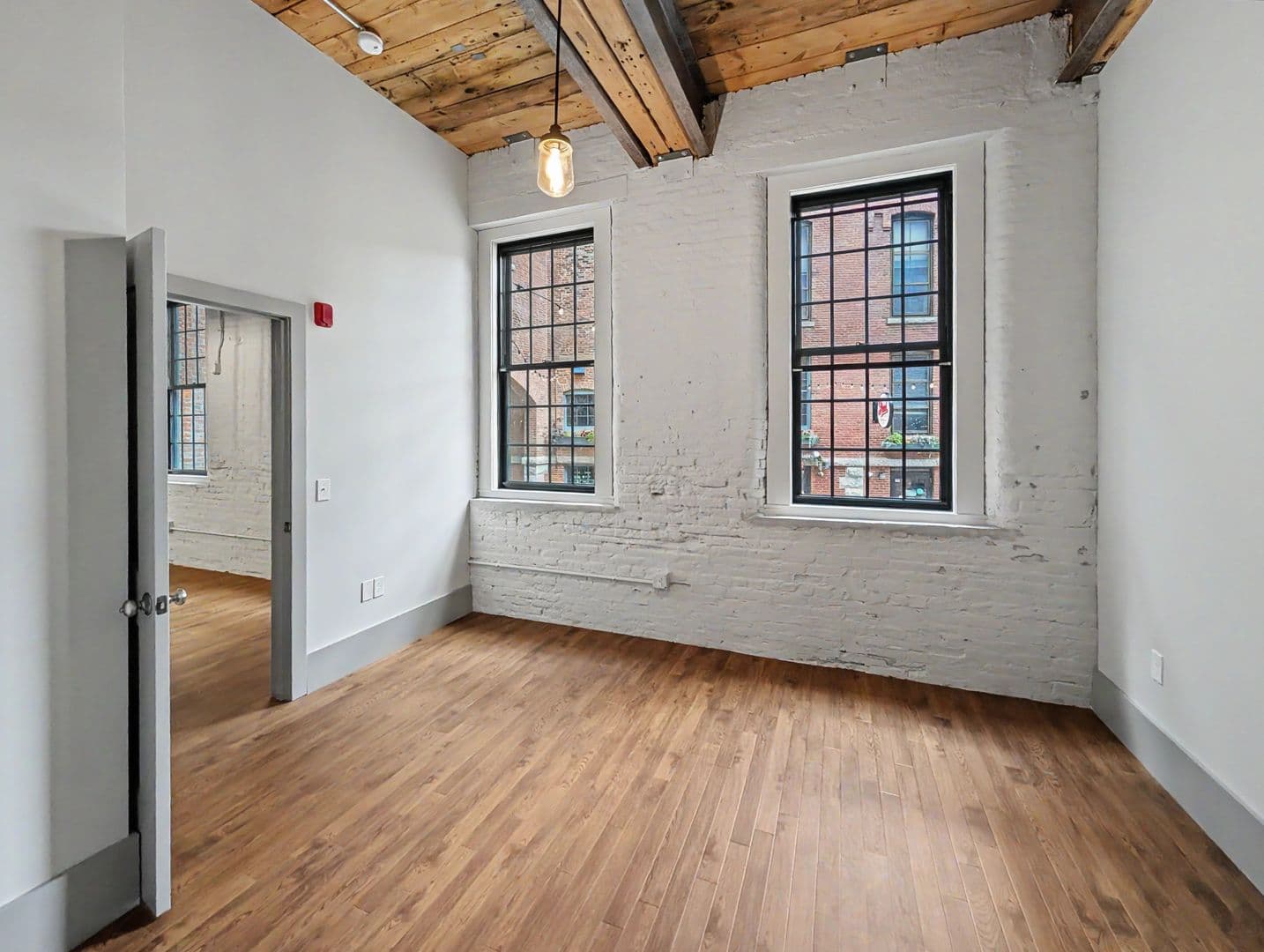 Worcester Apartment: 90 Grove Street