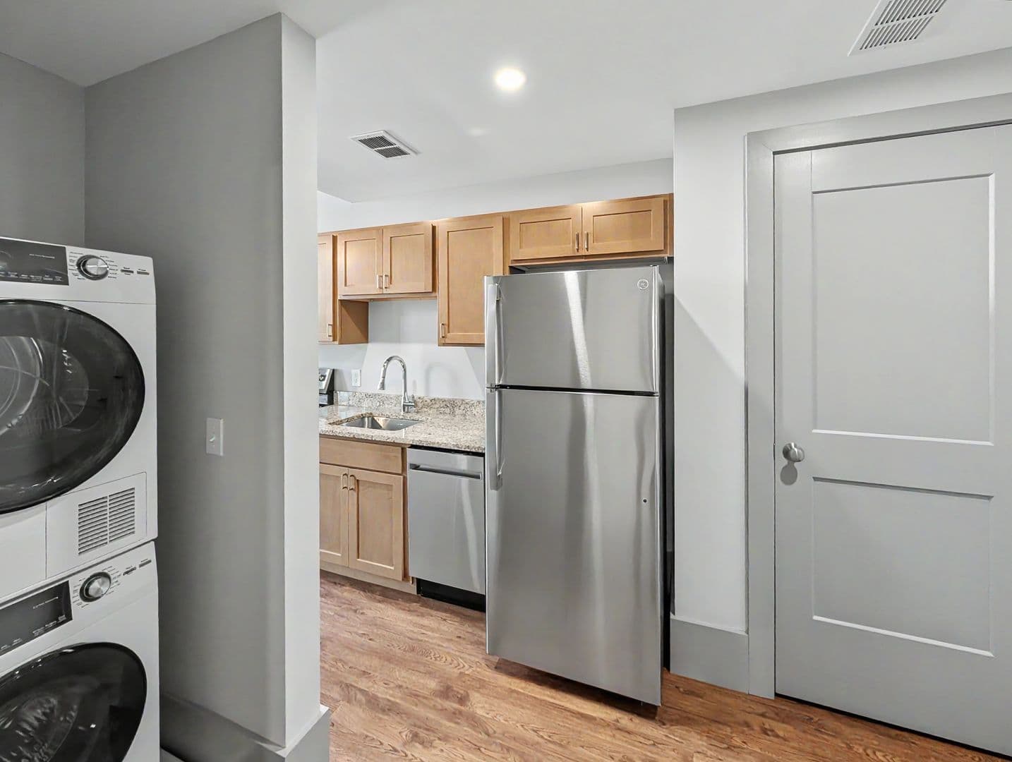 Worcester Apartment: 90 Grove Street