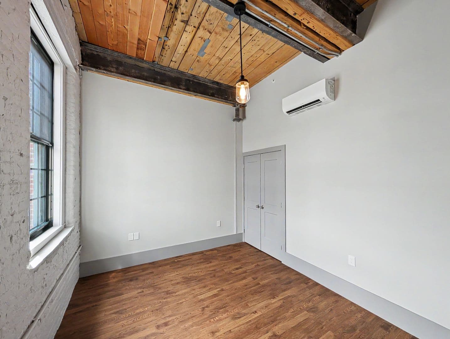 Worcester Apartment: 90 Grove Street