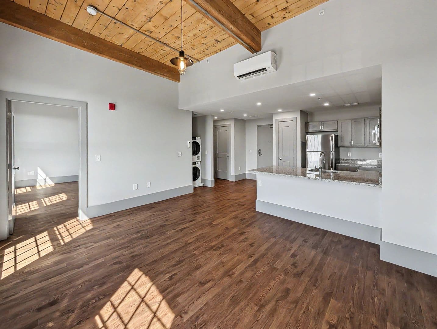 Worcester Apartment: 90 Grove Street