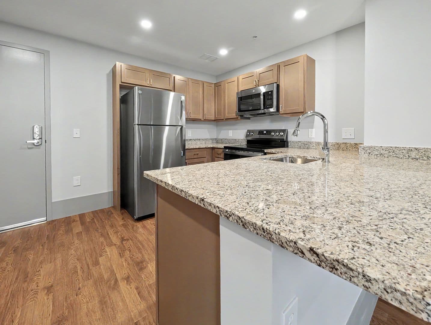 Worcester Apartment: 90 Grove Street