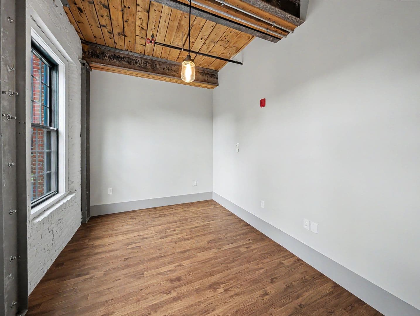 Worcester Apartment: 90 Grove Street