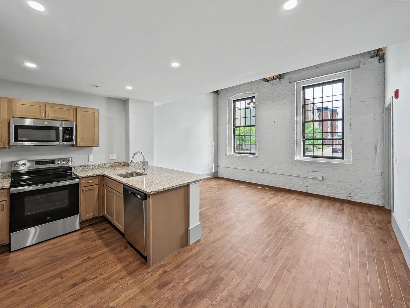 Worcester Apartment: 90 Grove Street