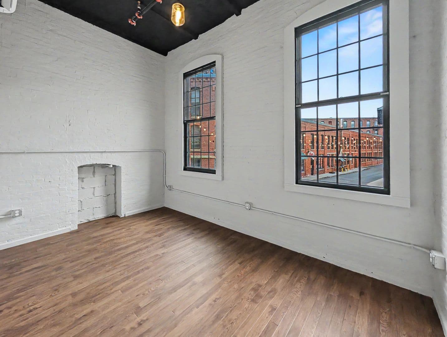 Worcester Apartment: 90 Grove Street