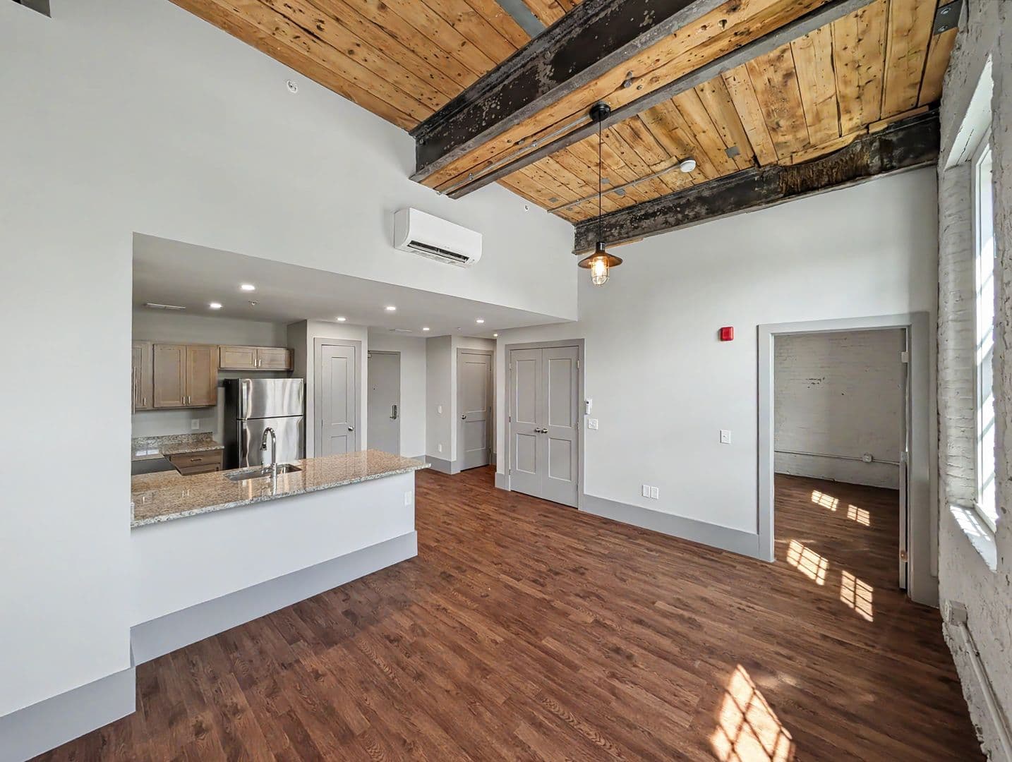 Worcester Apartment: 90 Grove Street
