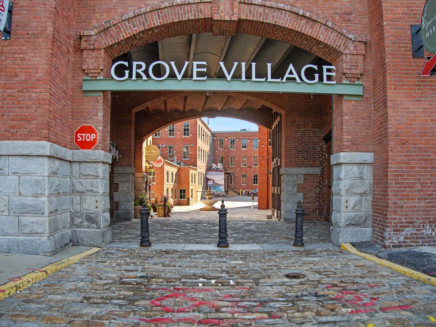 Worcester Apartment: 90 Grove Street