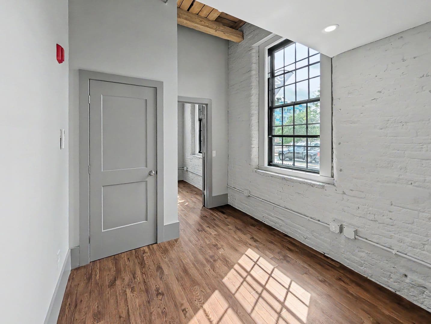 Worcester Apartment: 90 Grove Street
