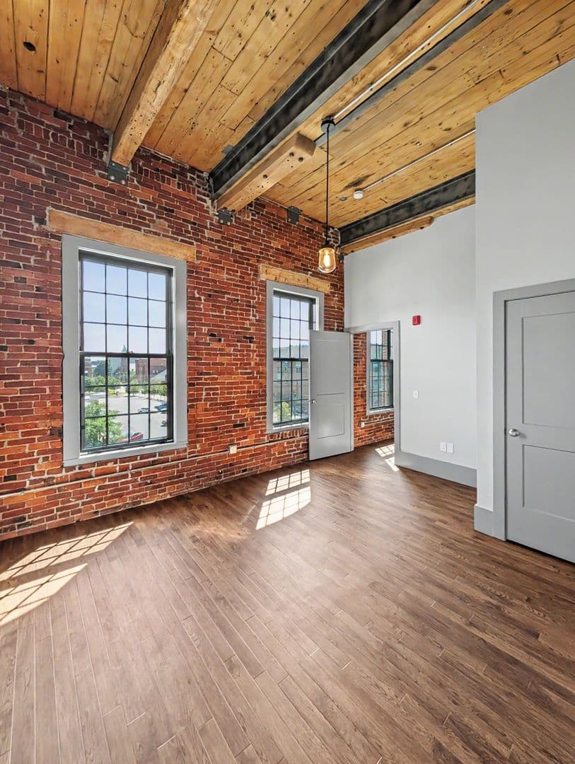 Worcester Apartment: 90 Grove Street