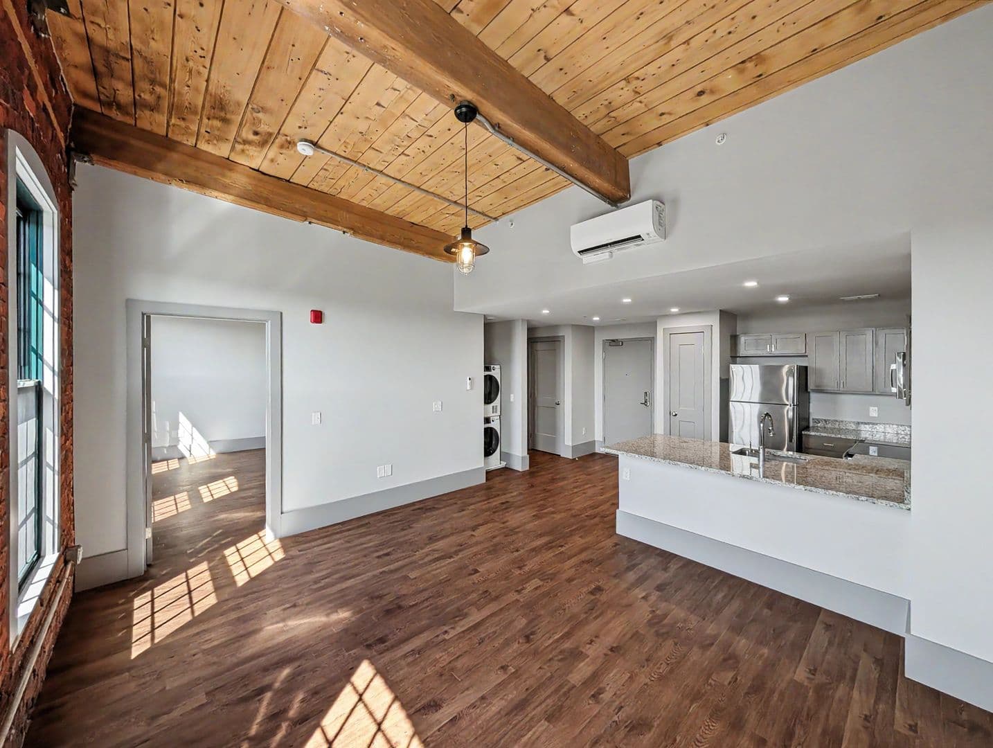 Worcester Apartment: 90 Grove Street