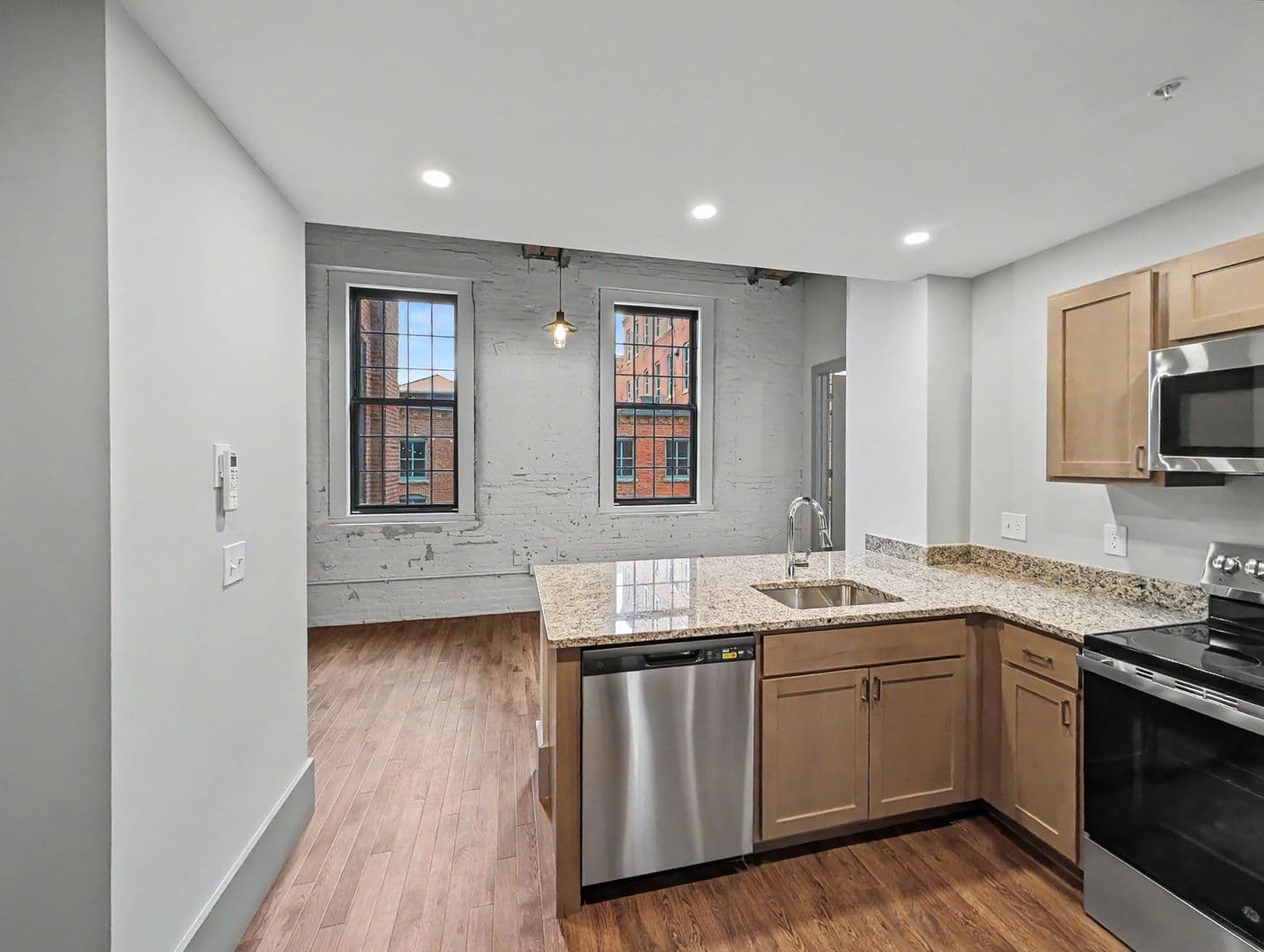 Worcester Apartment: 90 Grove Street