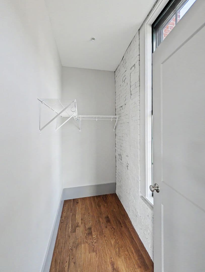 Worcester Apartment: 90 Grove Street