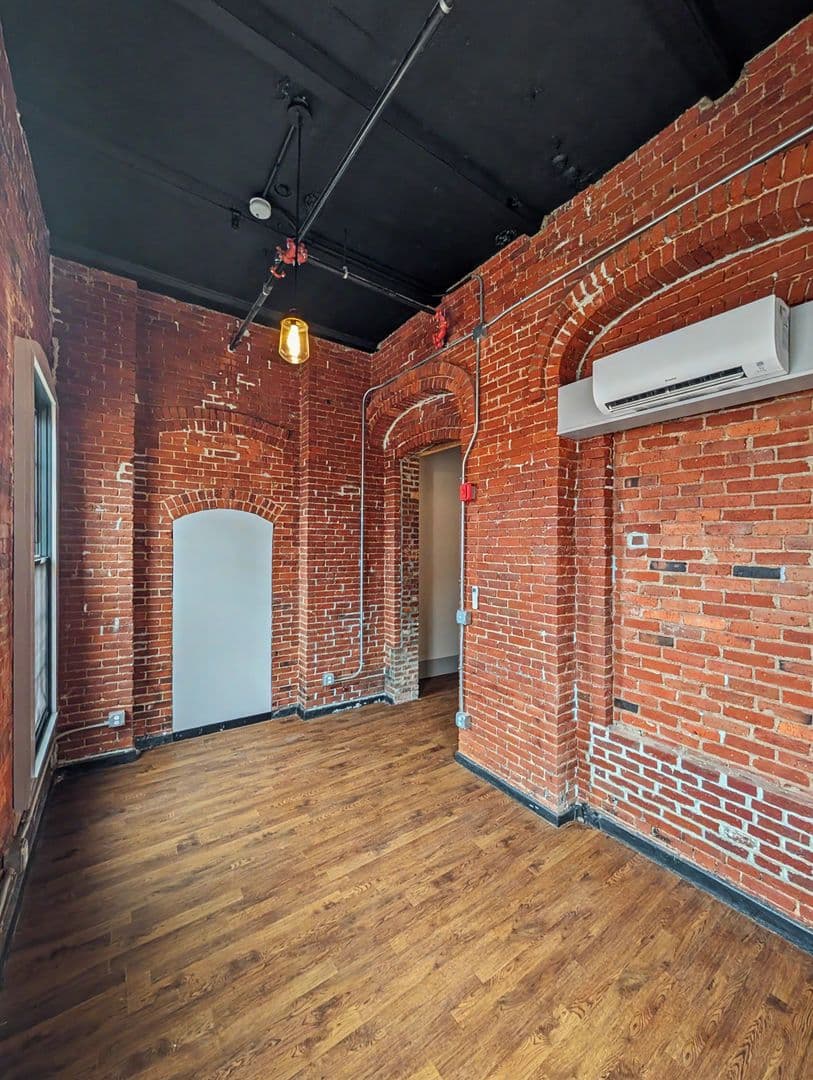 Worcester Apartment: 90 Grove Street