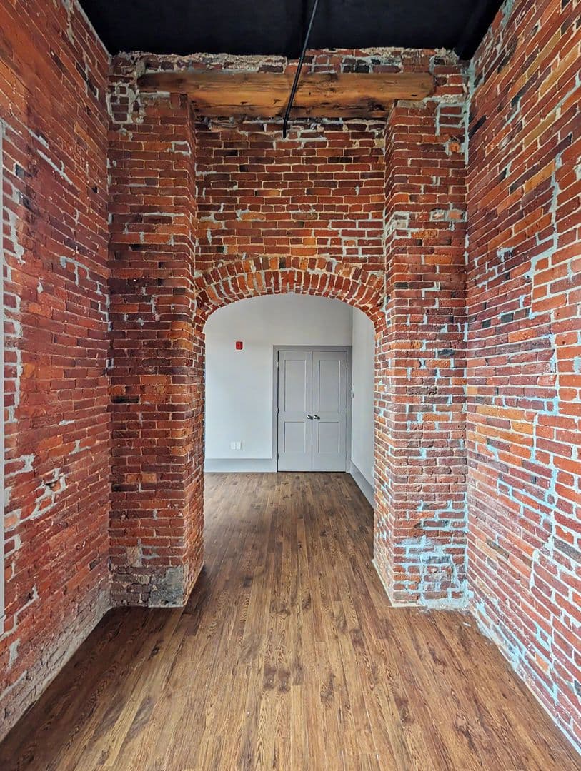 Worcester Apartment: 90 Grove Street