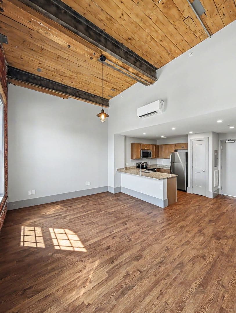 Worcester Apartment: 90 Grove Street